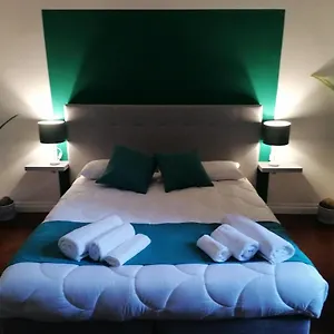 Shine House 3*, Rzym Włochy